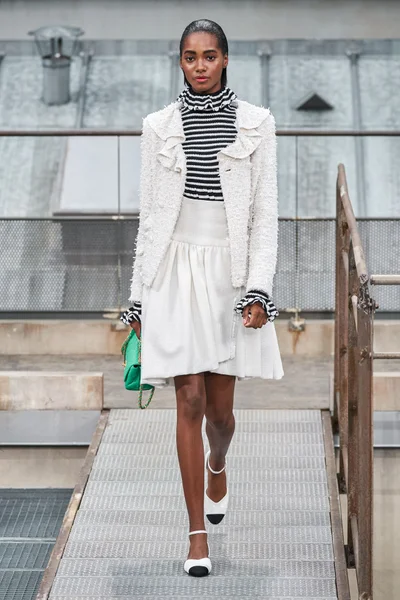 Look 23